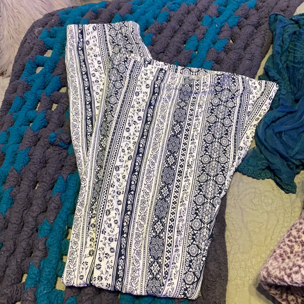 Patterned Stretchy Bell Bottom pants size s